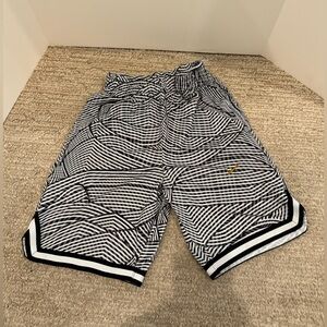 Nike Boys' Dri-FIT Printed DNA Basketball Shorts - Black & Bronze. Kids Medium